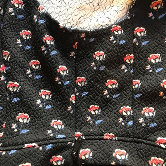 ✨flower tank top 🌺 - Picture 4 of 4